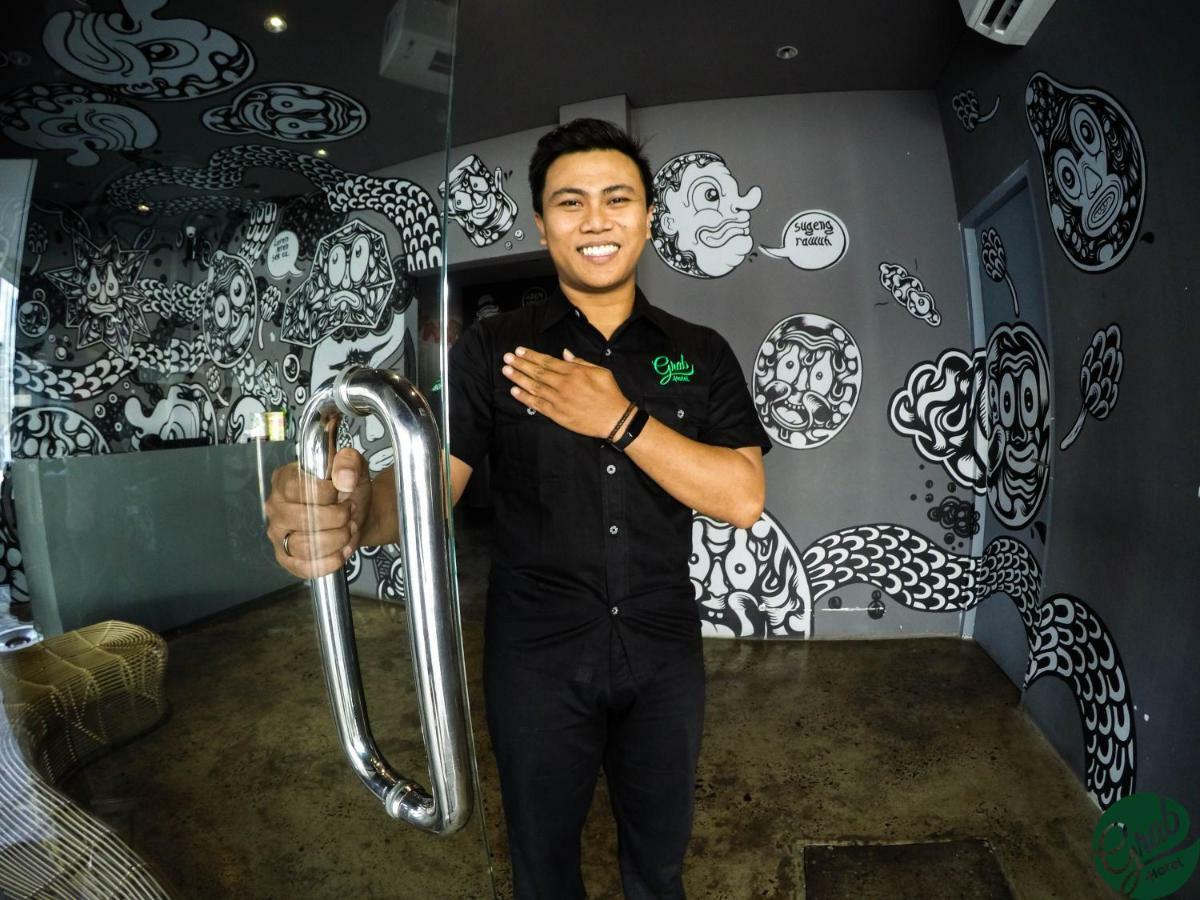 Grab Hotel Gresik Exterior foto